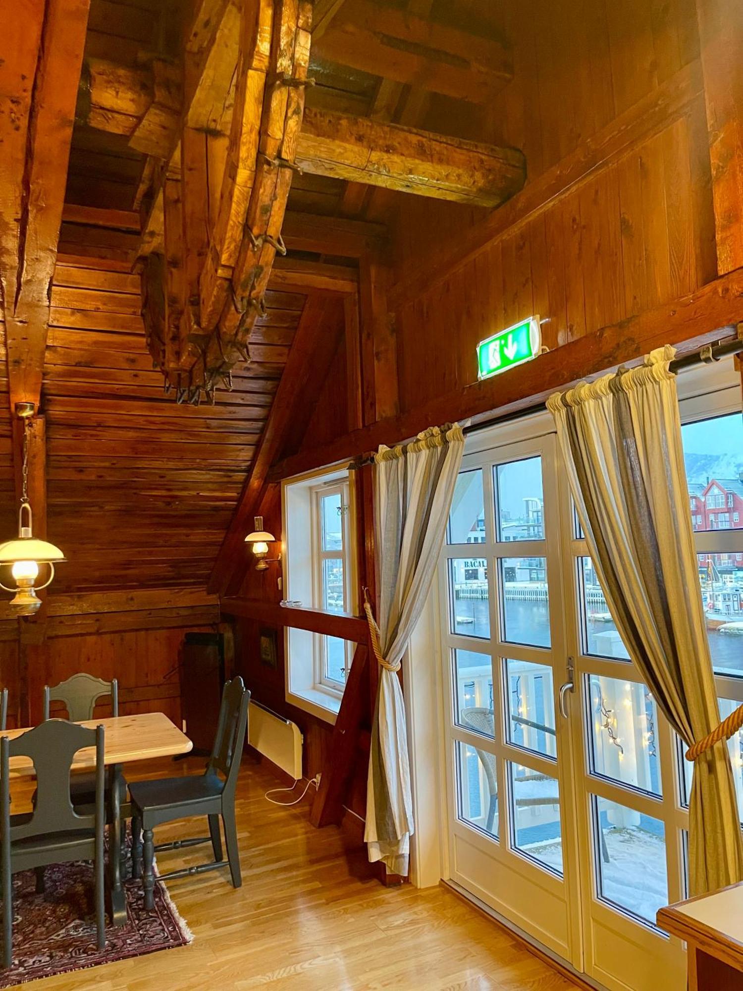Anker Brygge 5*